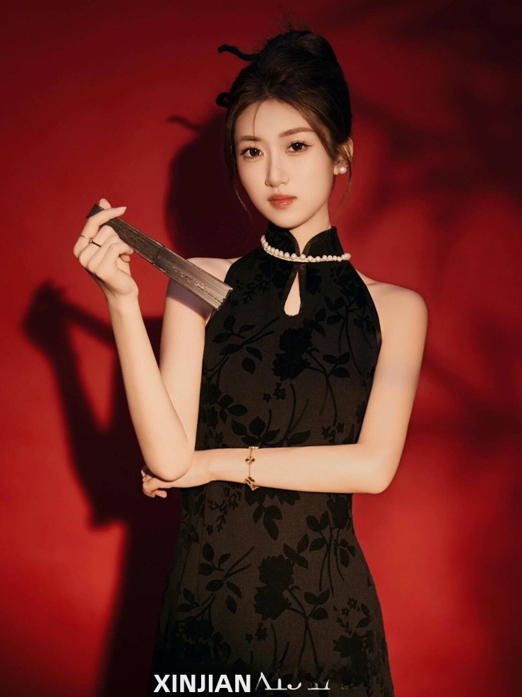 Black  Costume Studio Theme Or - Photography Aesthetic ulasan dan harga